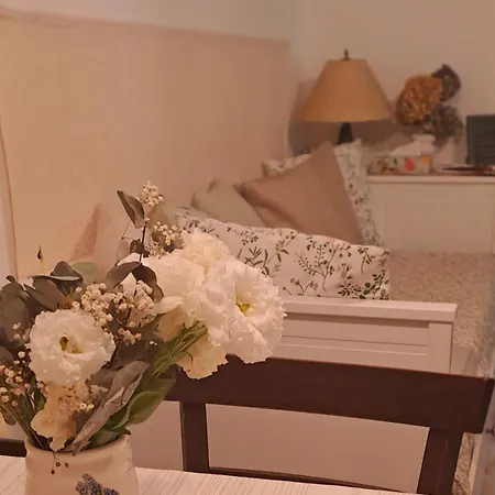 Lassu Tanya Vendeghaz Apartment